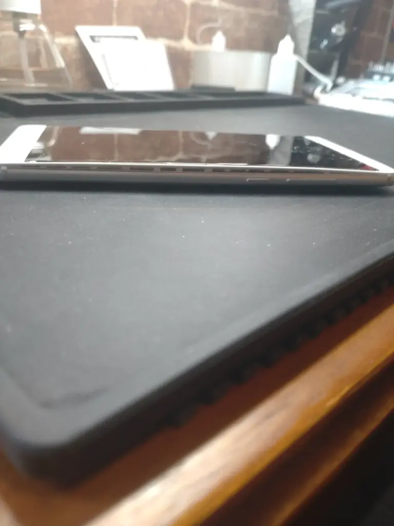 Huawei mate9バッテリー膨張