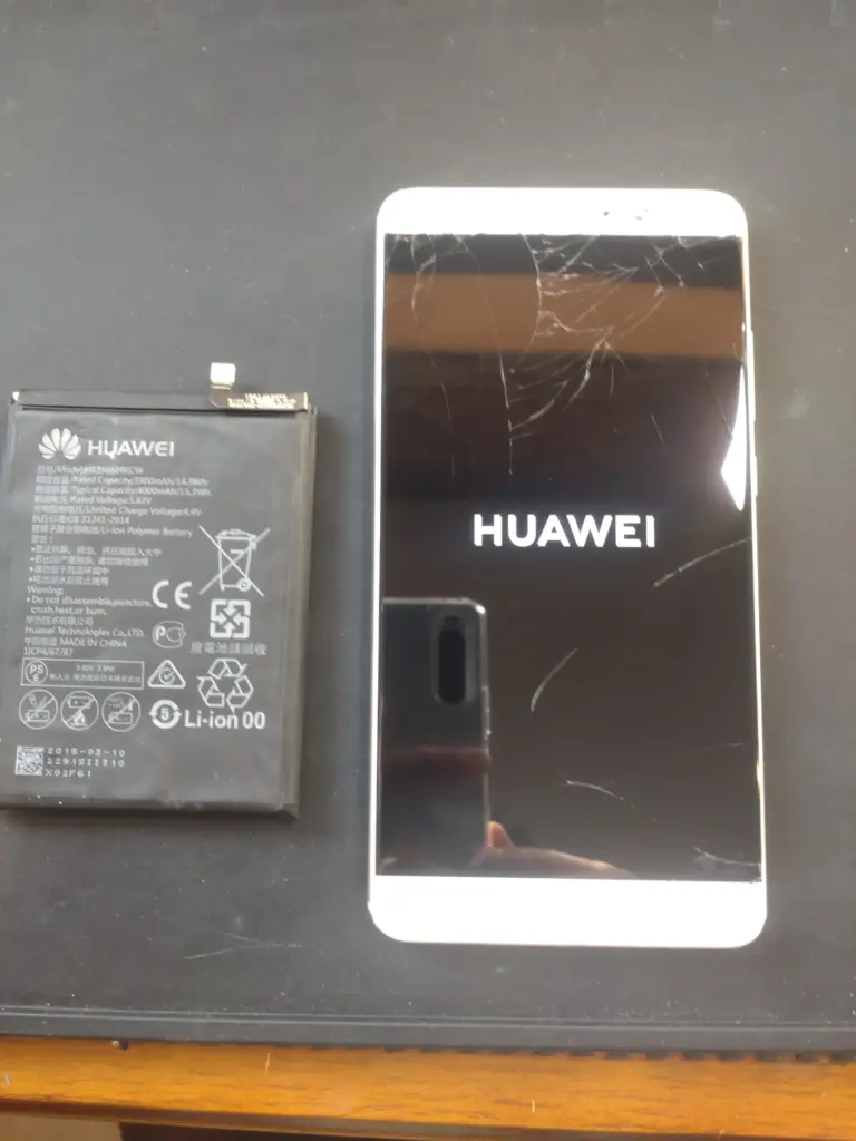 Huaweimate9バッテリー取り付け