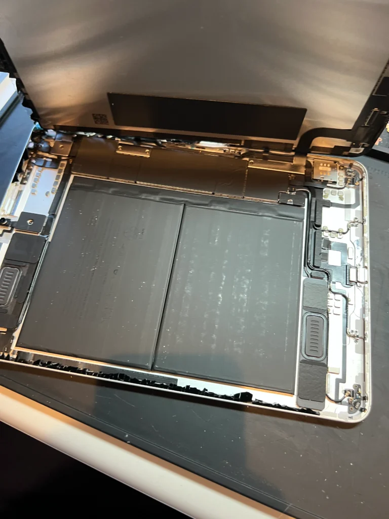 iPadAir4液晶パネル取り外し