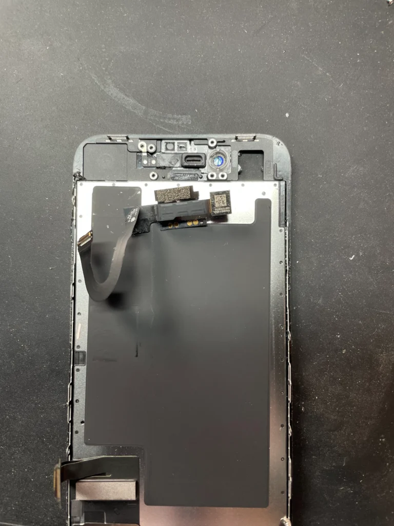 iPhoneSE3近接センサー取り外し