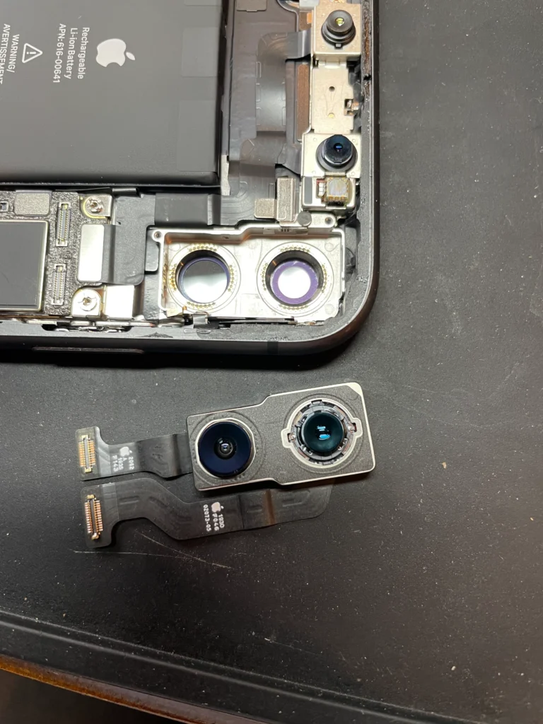 iPhone11リアカメラ取り外し