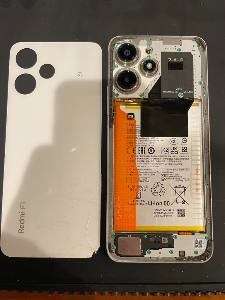 Xiaomi Redmi 12 5G背面パネル取り外し