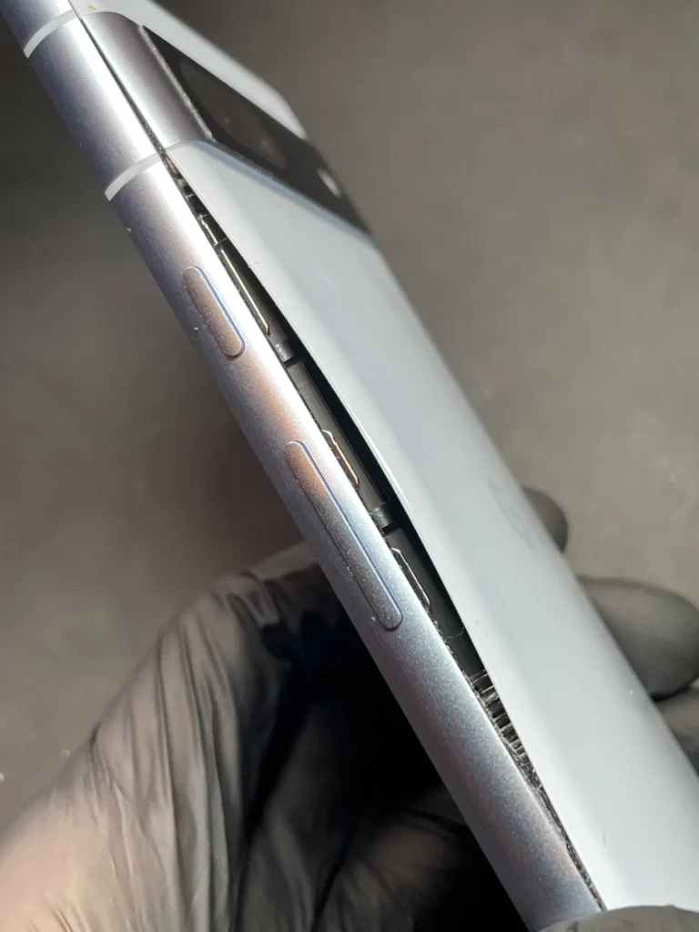 Google Pixcel7aバッテリー膨張