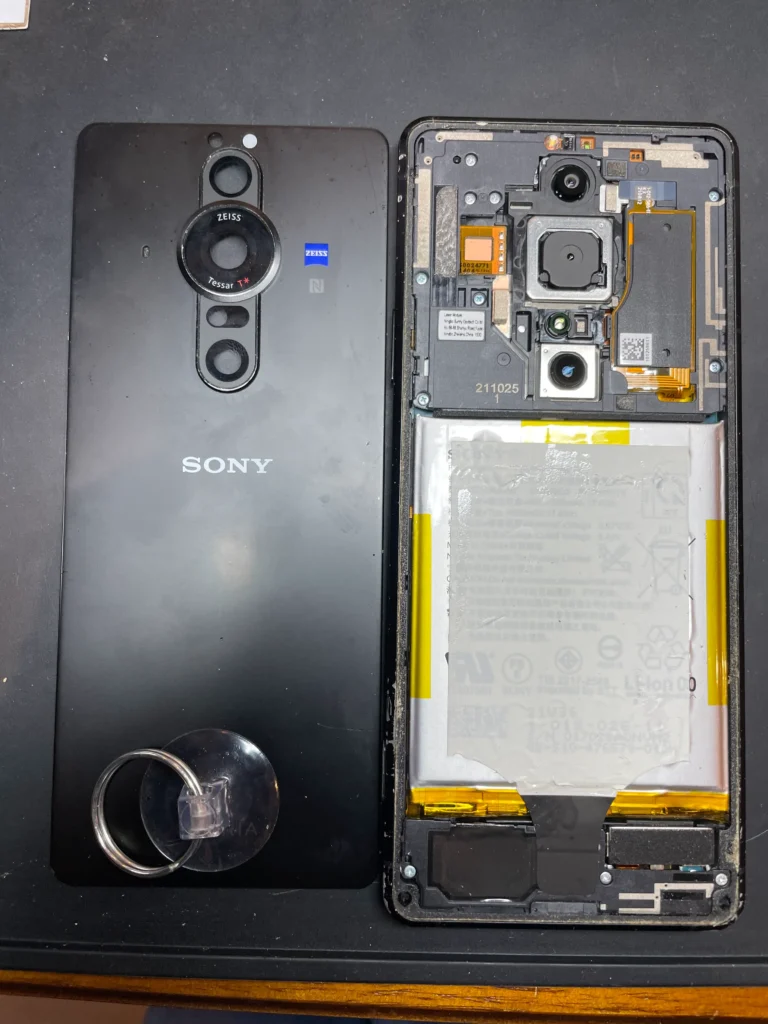 Xperia Pro-1背面パネル開封