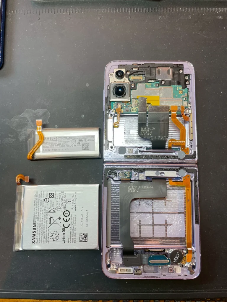 Galaxy Z Flip4バッテリー取り外し